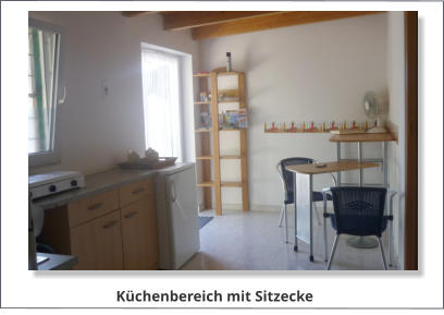 Küchenbereich mit Sitzecke